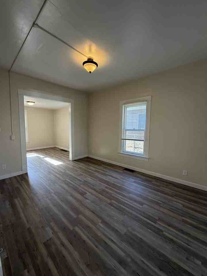 32 Custer Ave #1 - Photo 3 of 11