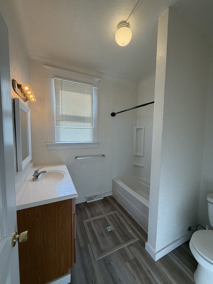 32 Custer Ave #1 - Photo 5 of 11