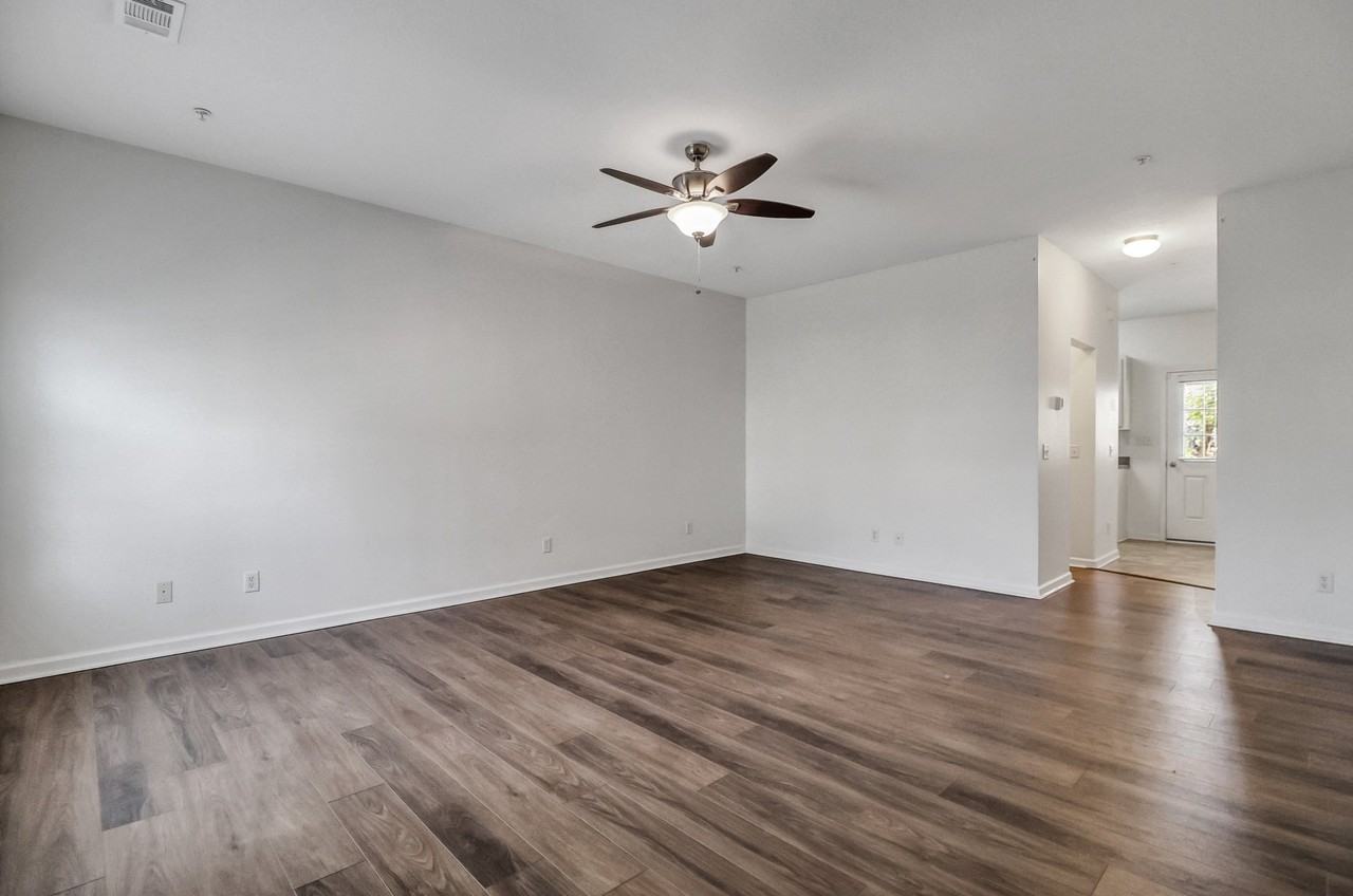324 Laurel Oak Ln #324 - Photo 4 of 50