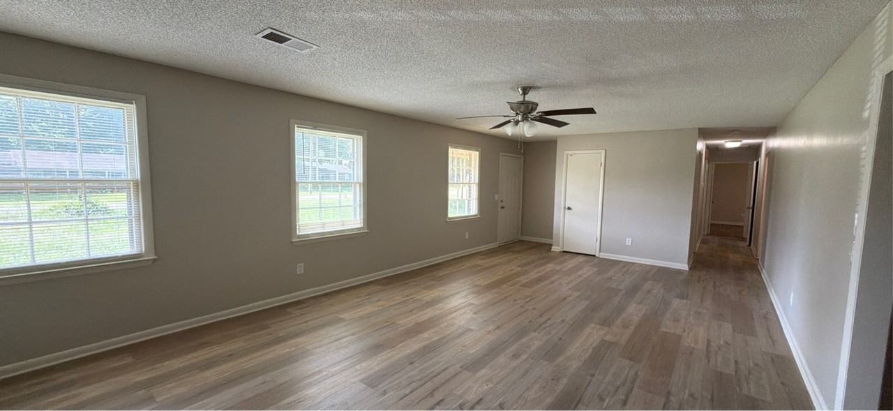 112 Tres Dr #1 - Photo 2 of 18