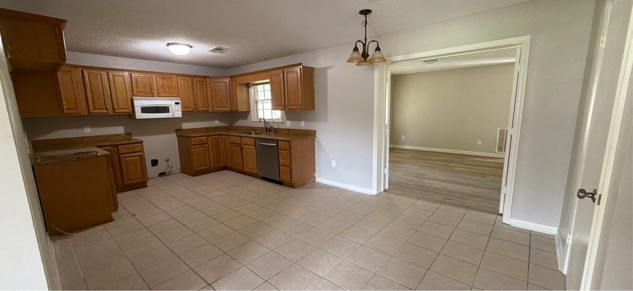 112 Tres Dr #1 - Photo 3 of 18