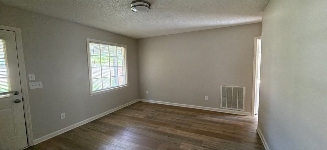 112 Tres Dr #1 - Photo 4 of 18