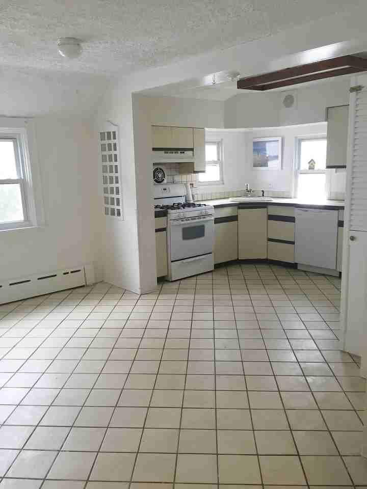 25 Harrison St - Photo 2 of 10