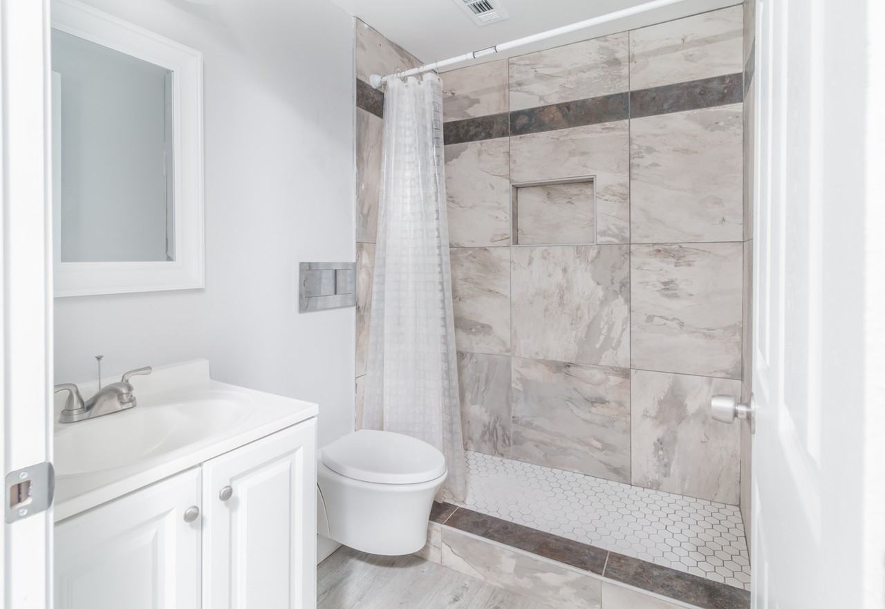257 Rogers St - Photo 5 of 8