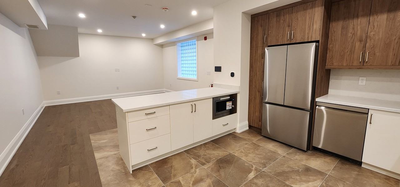 2579 Yonge Street #202 - Photo 5 of 27