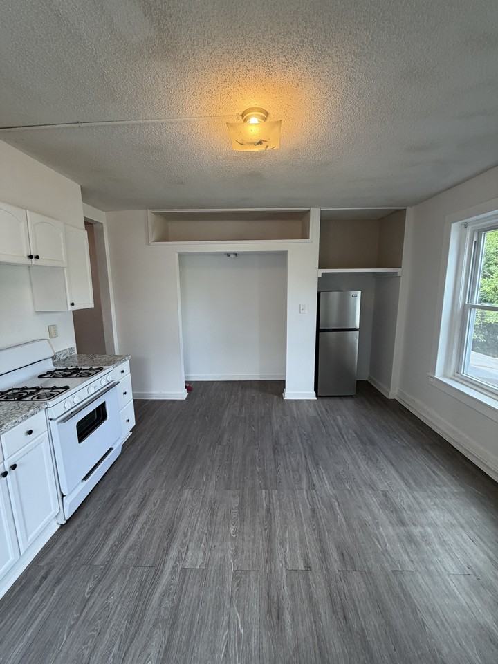 639 Haws Ave #2 - Photo 7 of 28
