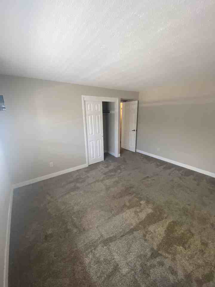614 Ansborough Ave #4 - Photo 5 of 6