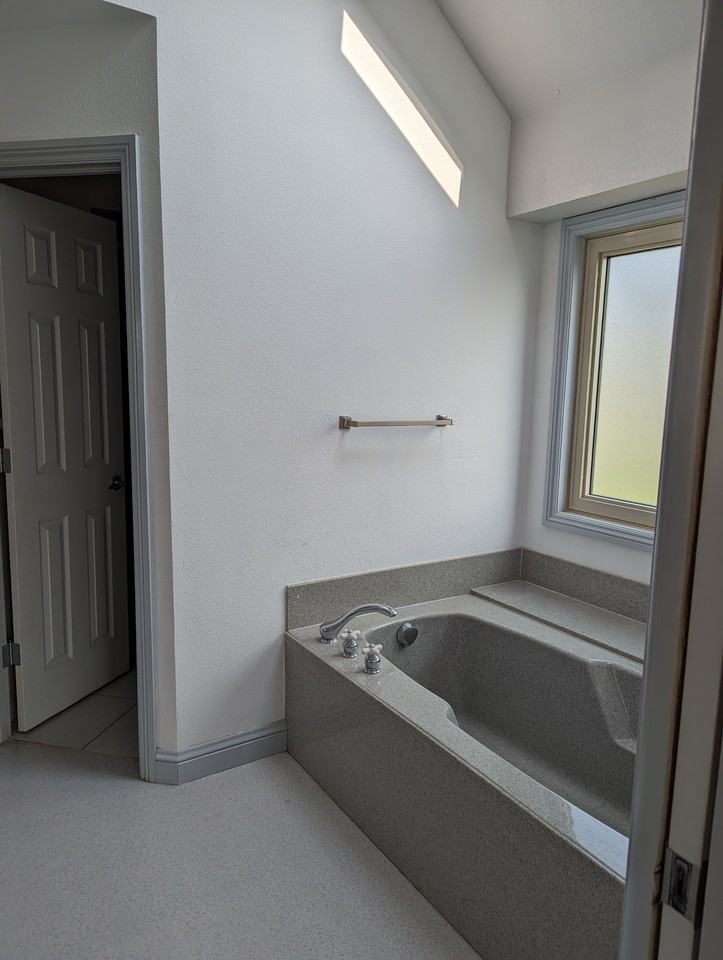 1054 Arapaho Dr #1 - Photo 6 of 11