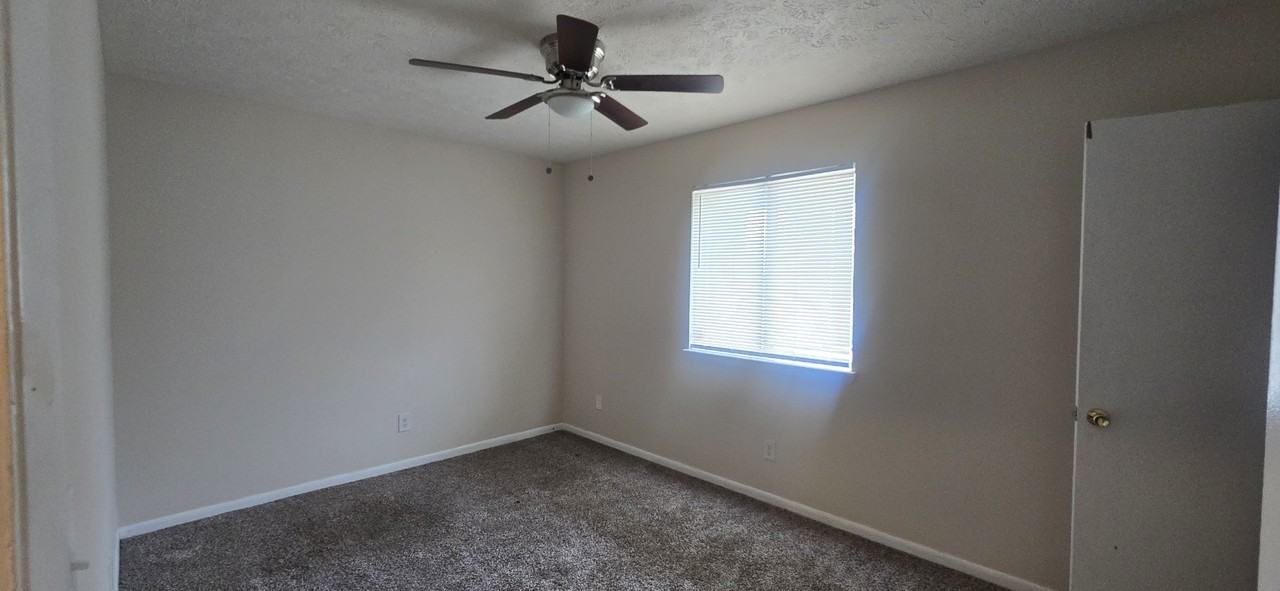 3910 Venetian Cir #1 - Photo 4 of 9