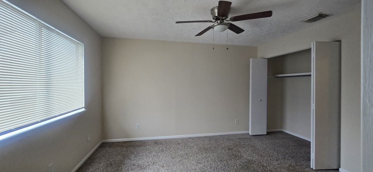 3910 Venetian Cir #1 - Photo 5 of 9