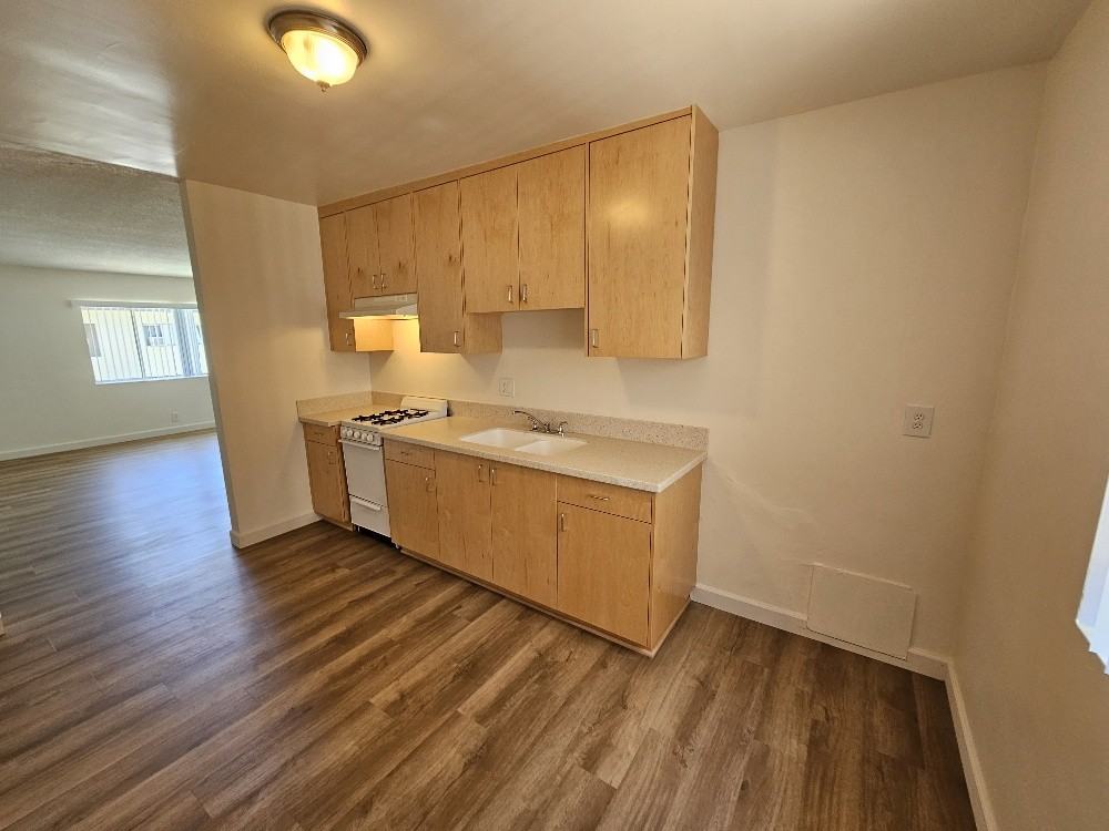 12522 Paramount Blvd #17 - Photo 6 of 30