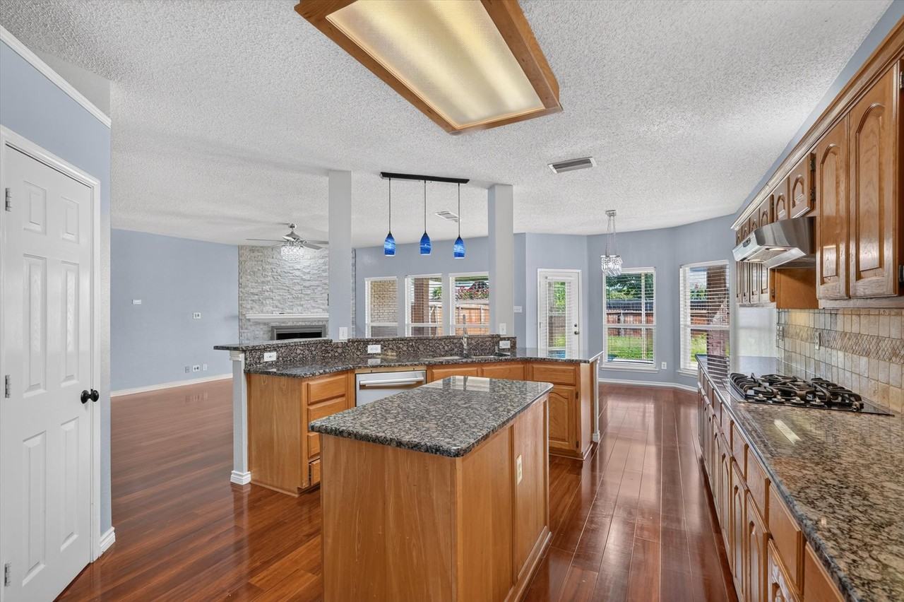 3113 Lochaven Dr #1 - Photo 3 of 10