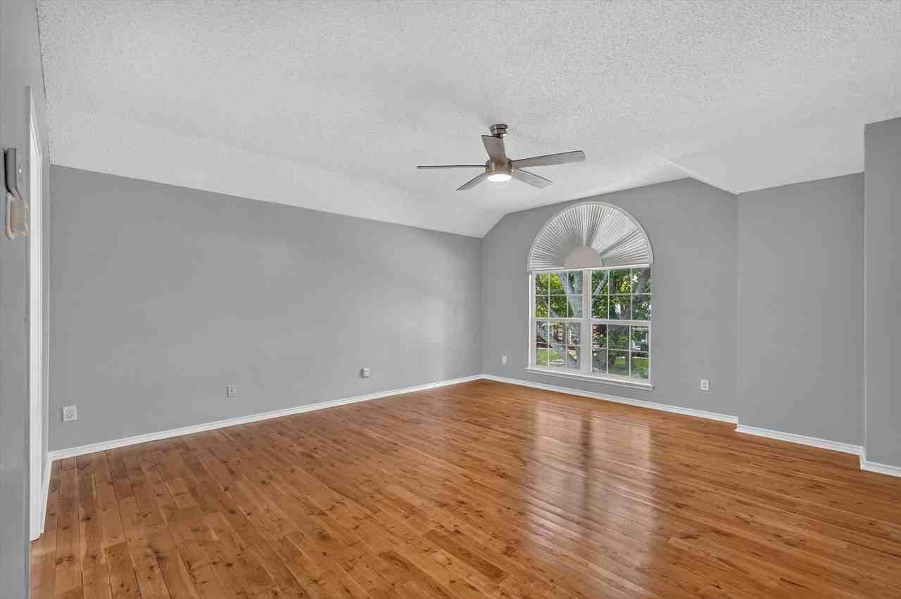 3113 Lochaven Dr #1 - Photo 6 of 10