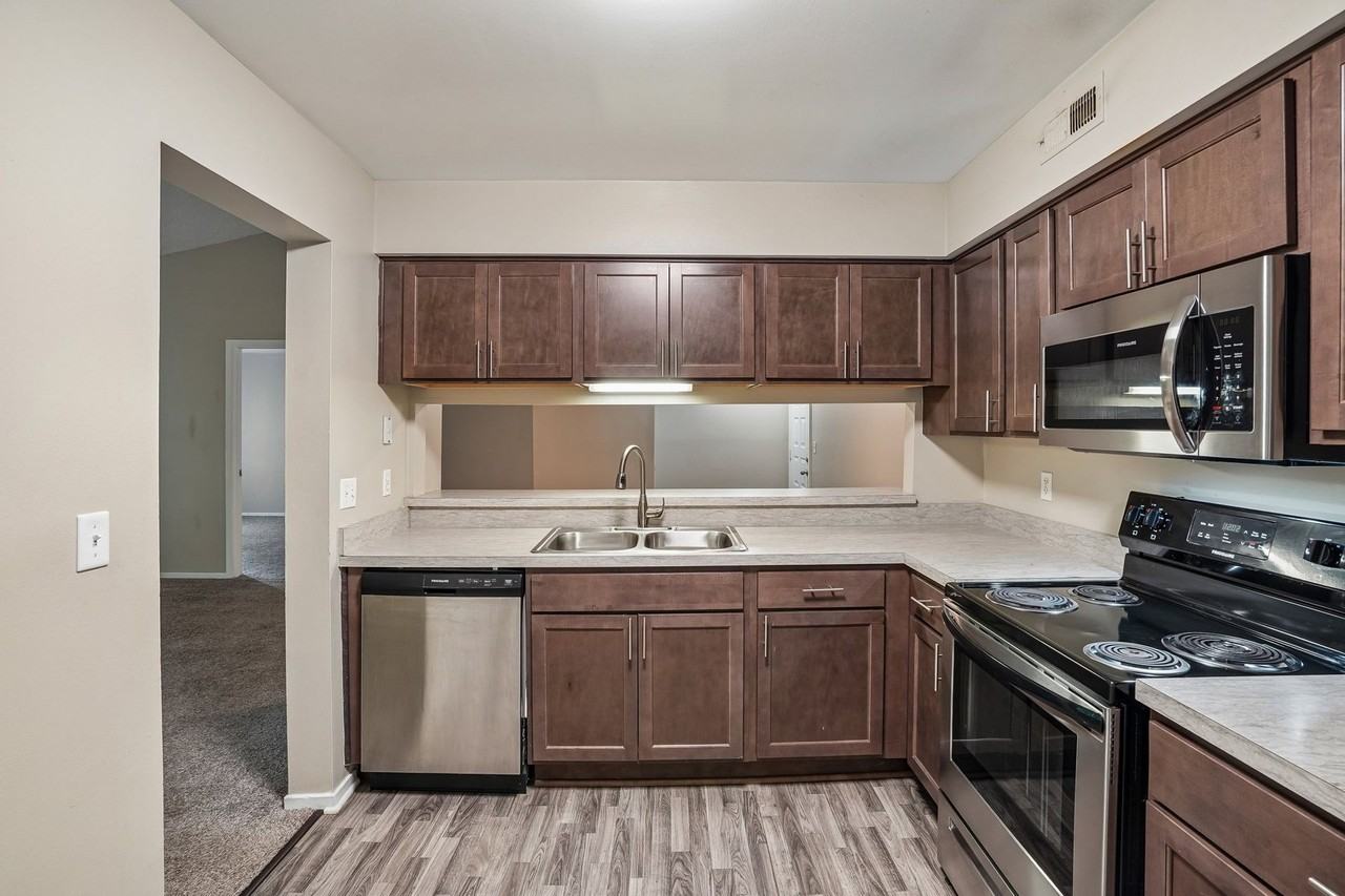 2651 Greenstone Blvd. - Photo 6 of 50
