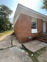 featured image of 606 Austin St #1