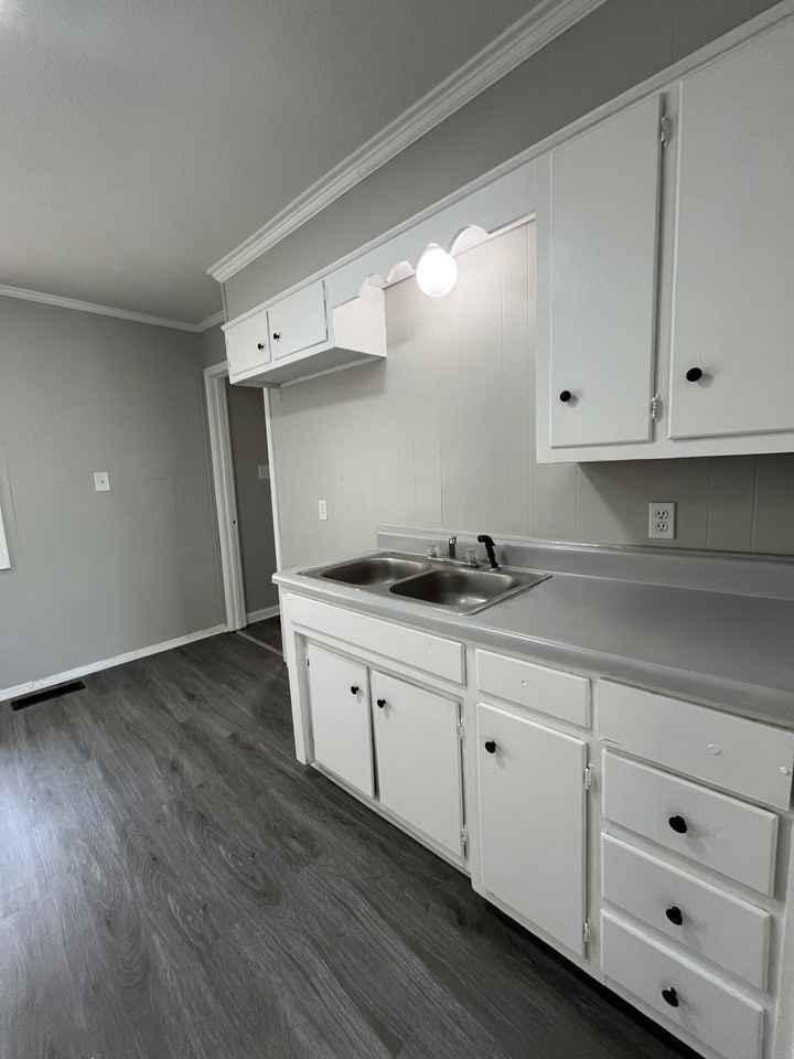 606 Austin St #1 - Photo 3 of 7