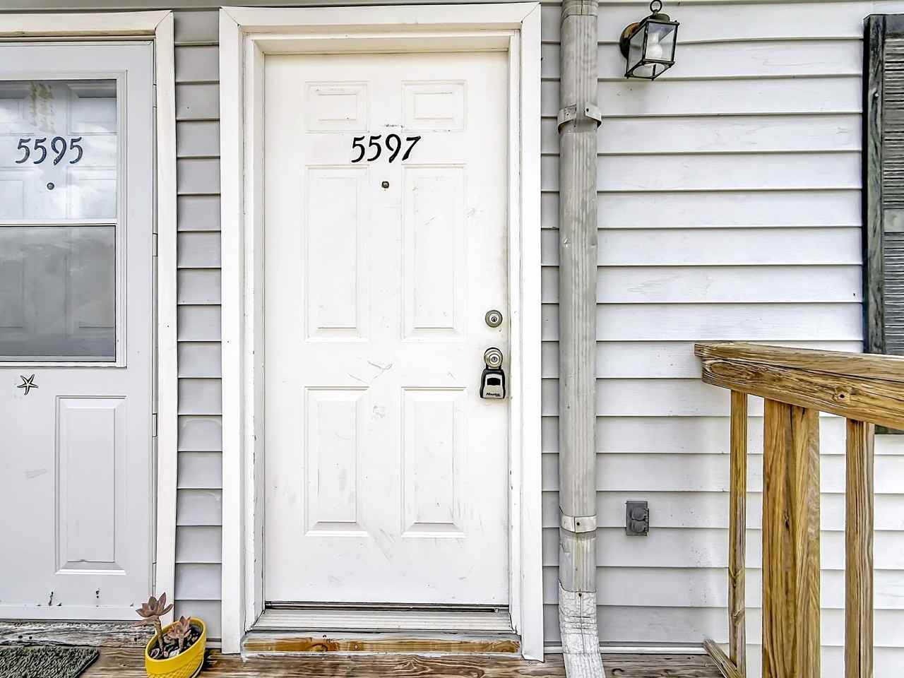 5597 67th Ave N #423 - Photo 3 of 37