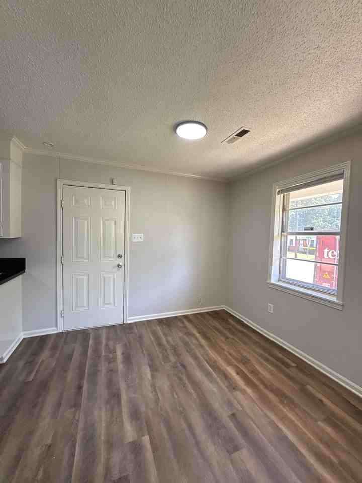 1177 Westmoreland St #1 - Photo 4 of 7