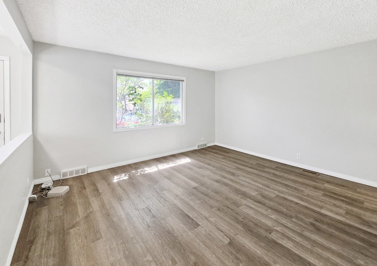 424 32 Ave Nw - Photo 5 of 21
