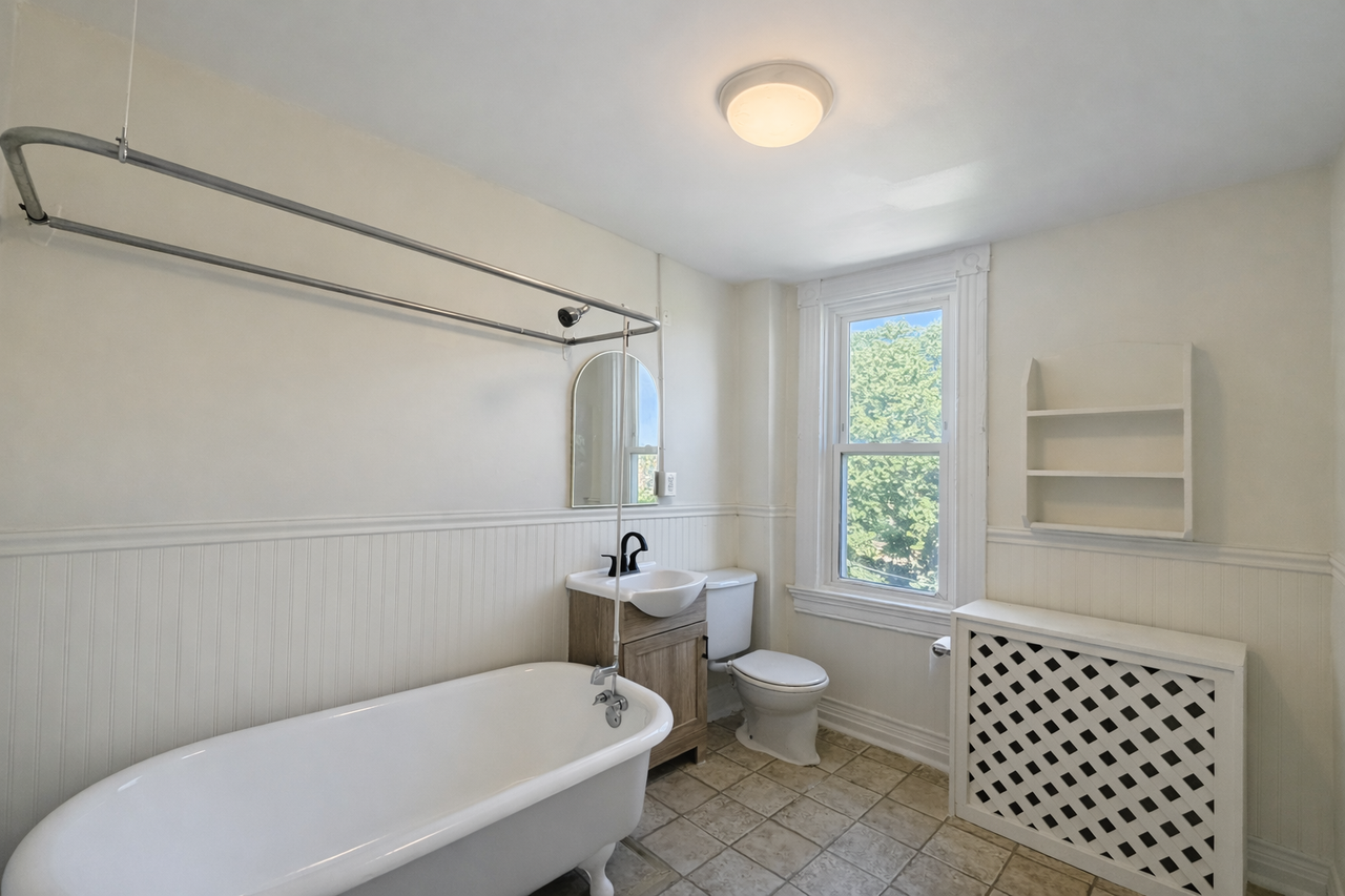 210 Laurens St #3 - Photo 6 of 15