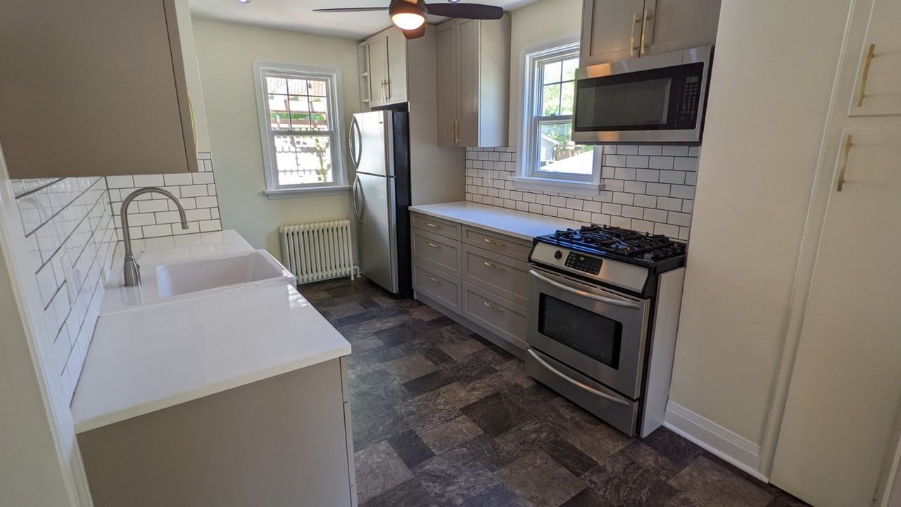 645 Fleet Ave #645 - Photo 2 of 10