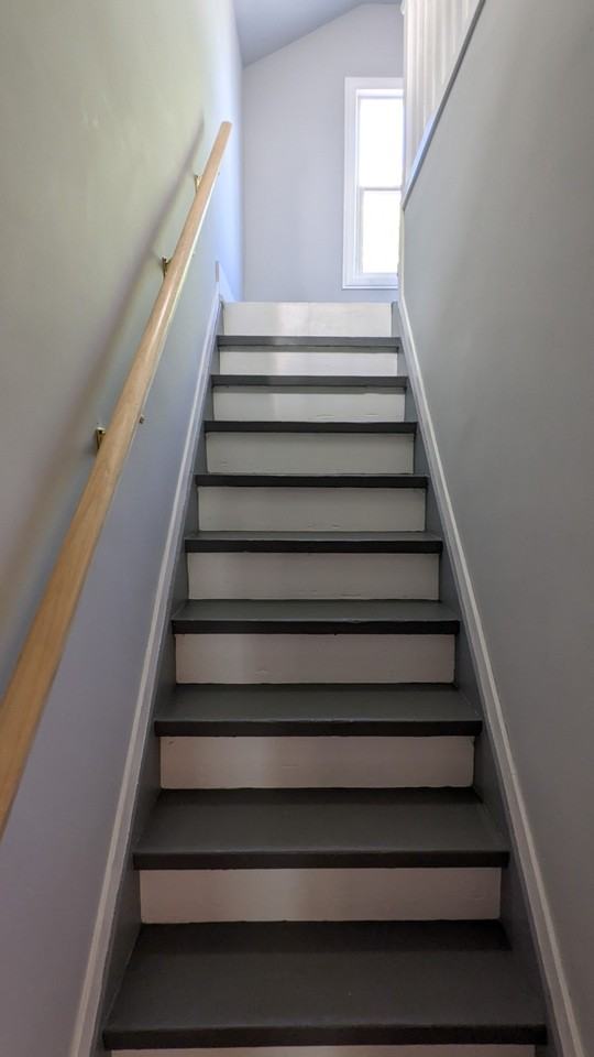 645 Fleet Ave #645 - Photo 6 of 10