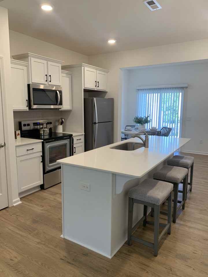 230 Banbury Ln - Photo 6 of 20