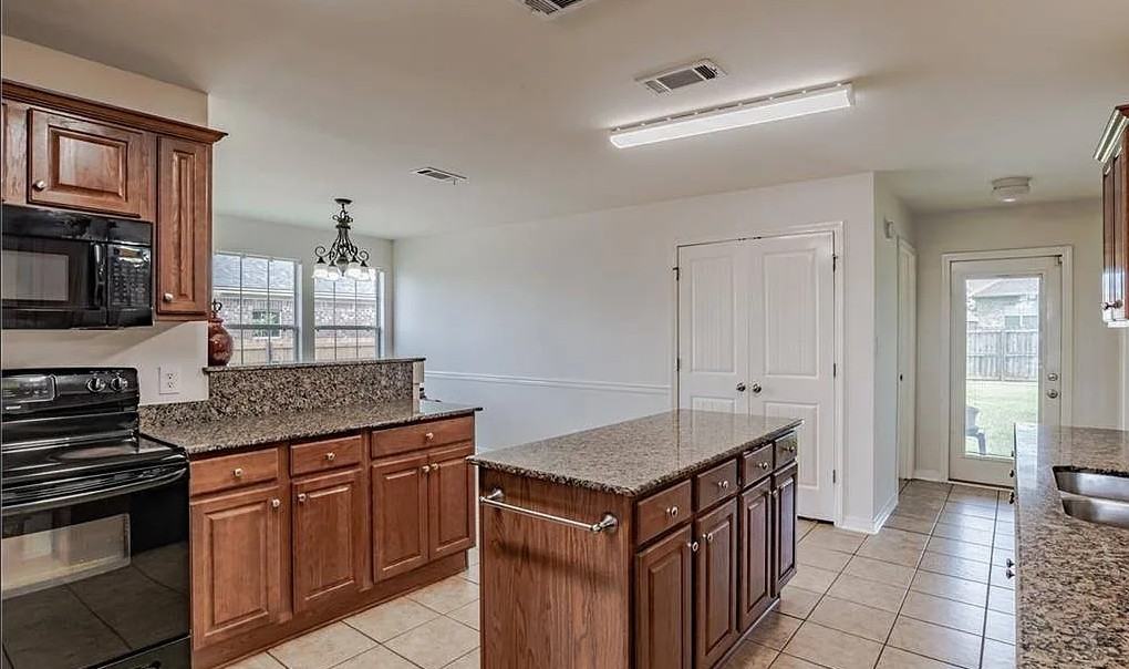 1375 Selby Phillips Dr #1 - Photo 4 of 21