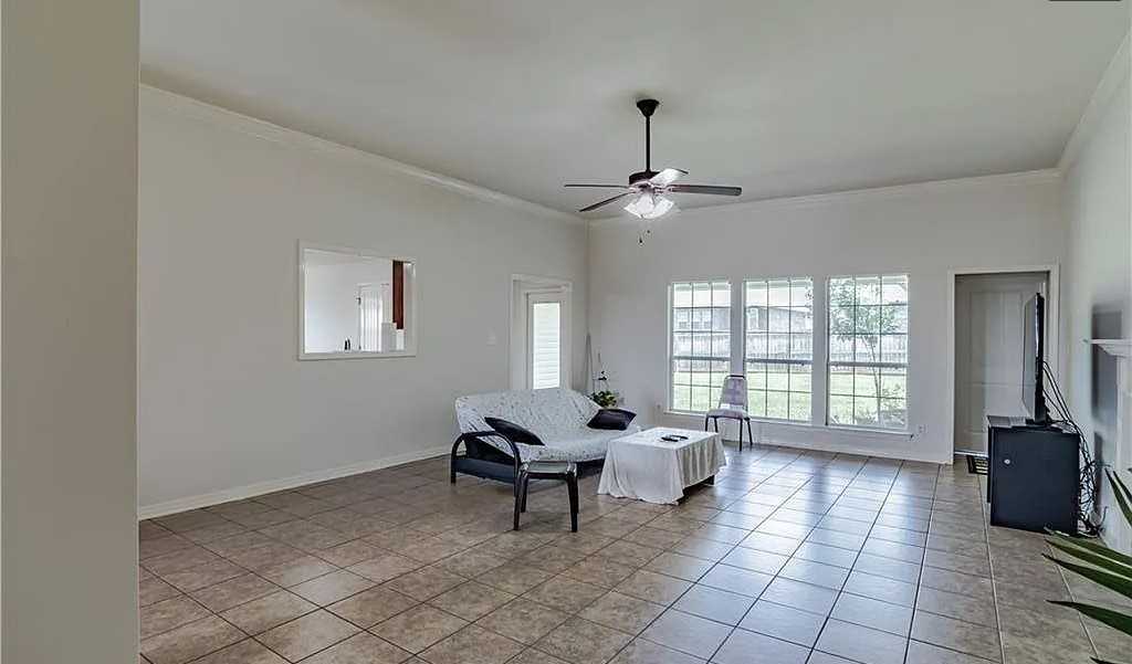 1375 Selby Phillips Dr #1 - Photo 7 of 21