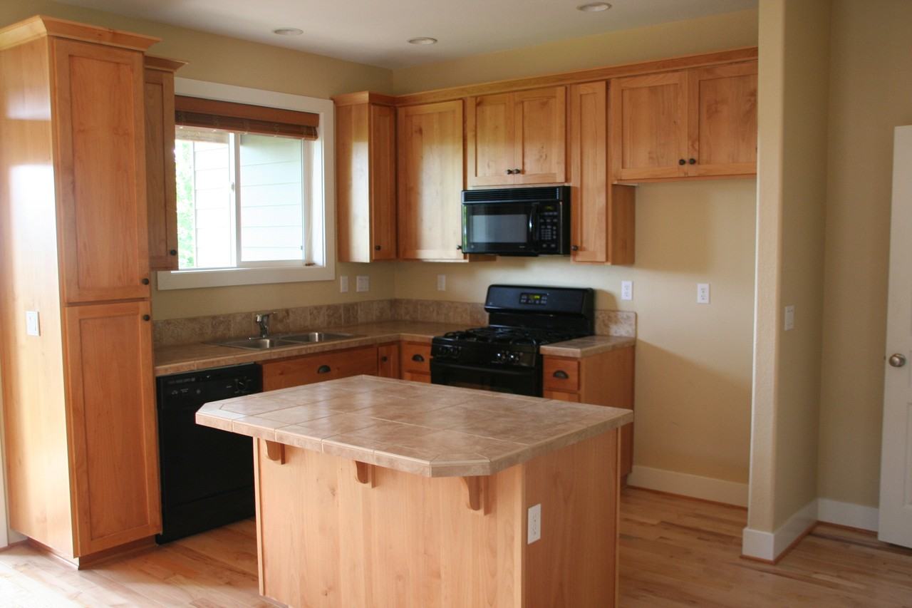 9398 Southwest 153rd Avenue - Photo 7 of 20
