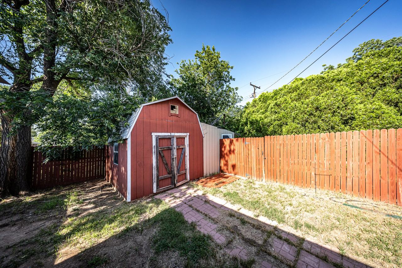 713 Nw 32nd St #1 - Photo 4 of 18