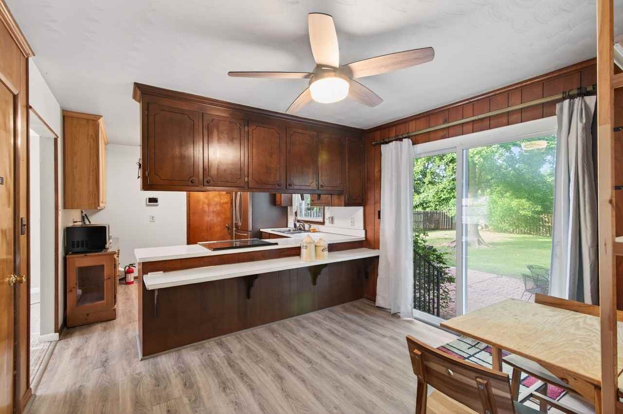33 Tanglewood Dr #1 - Photo 5 of 10
