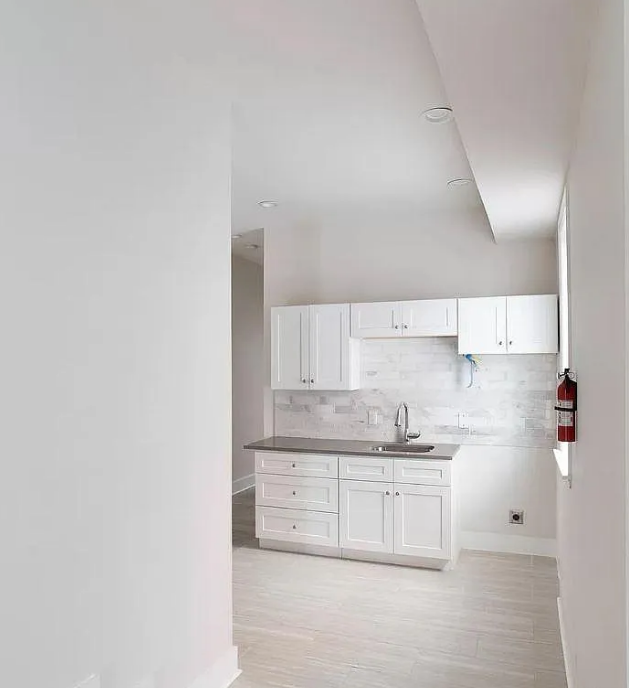 1906 W Diamond St #3 - Photo 3 of 4
