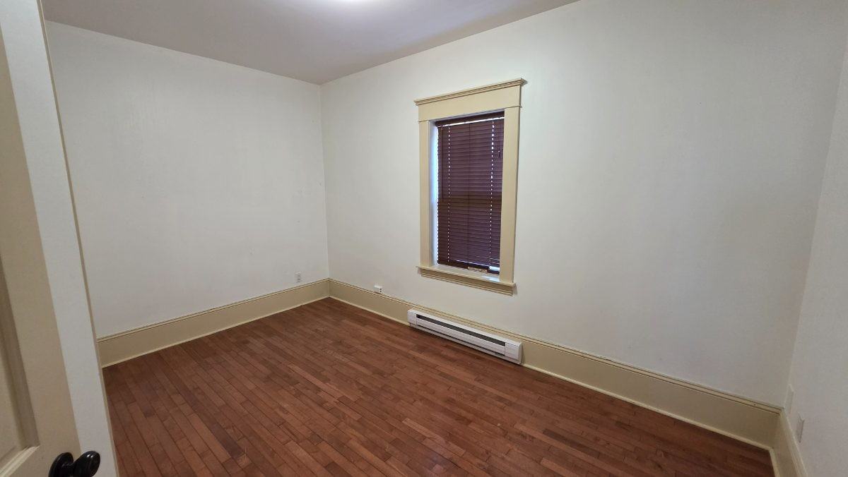 102 Howard Ave #B - Photo 5 of 9