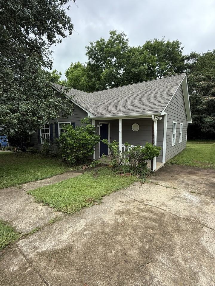 761 Crowne Rd #1 - Photo 2 of 9