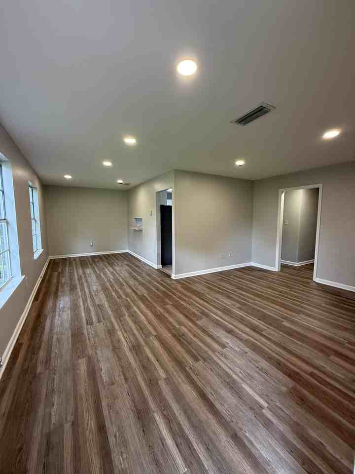 761 Crowne Rd #1 - Photo 3 of 9