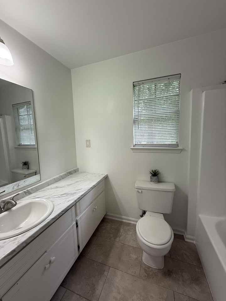 761 Crowne Rd #1 - Photo 5 of 9