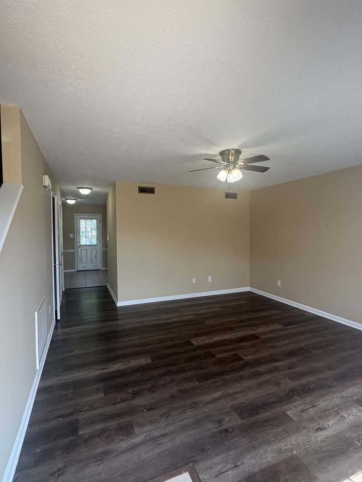 594 Lost Cir #B - Photo 2 of 25