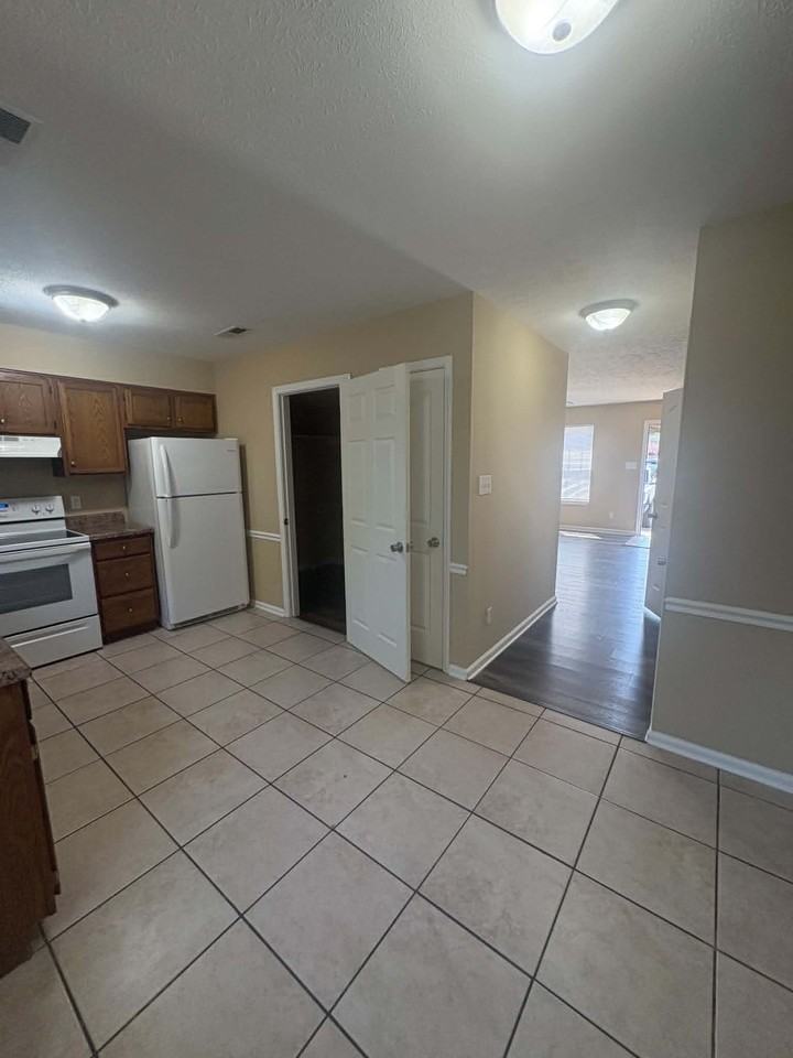 594 Lost Cir #B - Photo 5 of 25