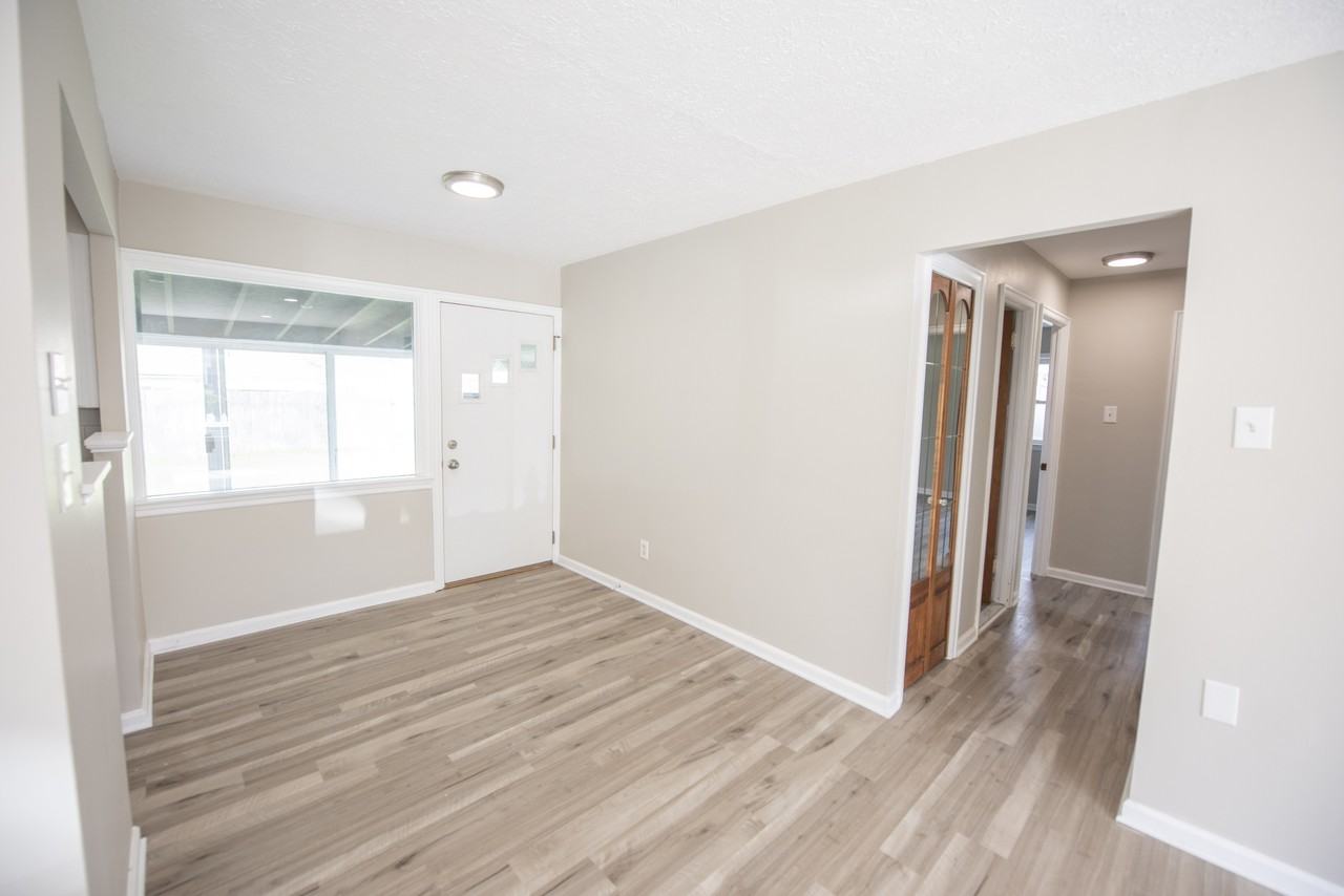 9328 W Ridgewood Dr #1 - Photo 3 of 27