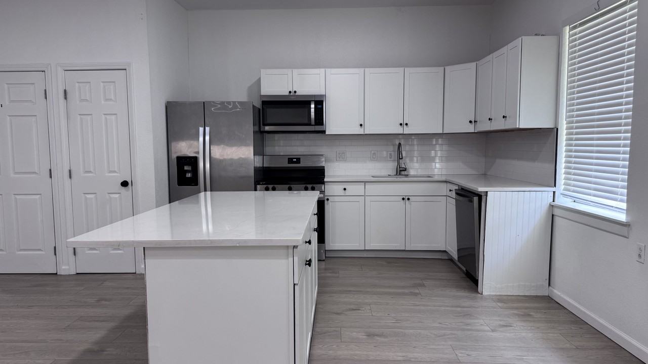 204 N Church #2 - Photo 5 of 17