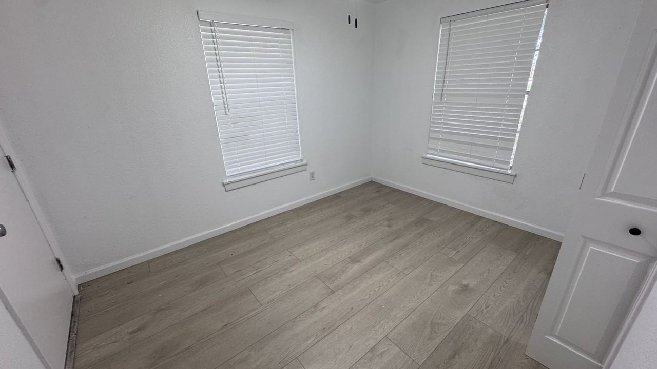 204 N Church #2 - Photo 7 of 17
