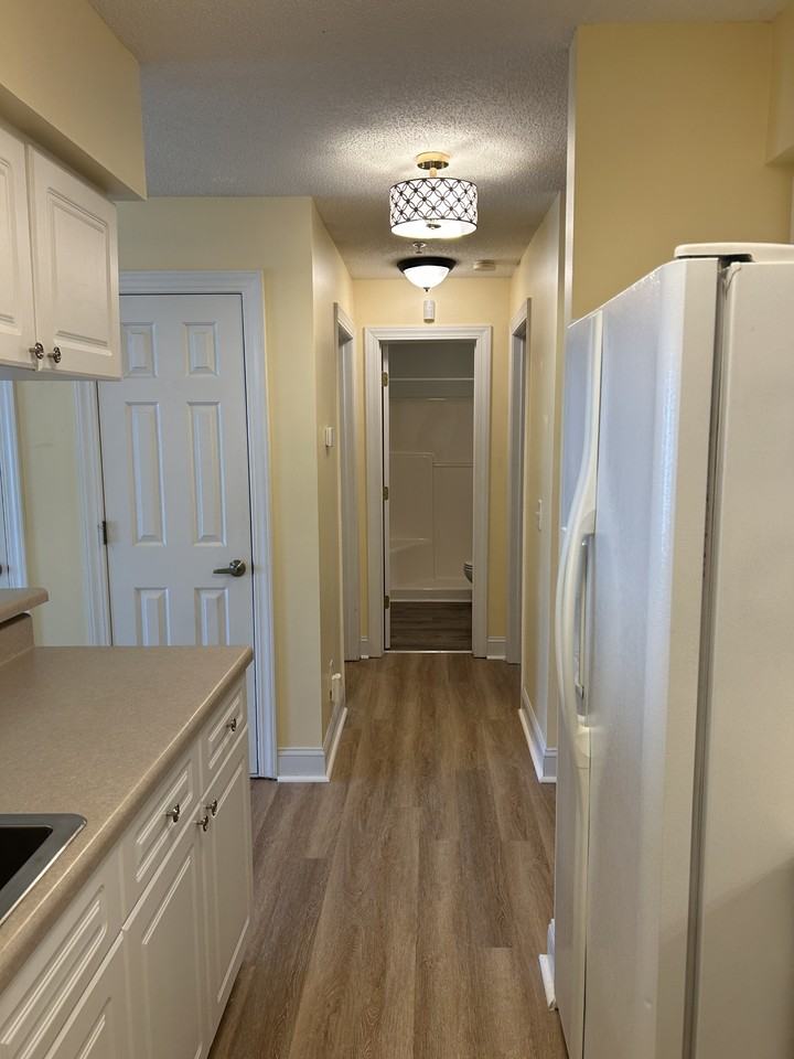 627 Woodmoor Drive 302 - 1 #1 - Photo 6 of 30