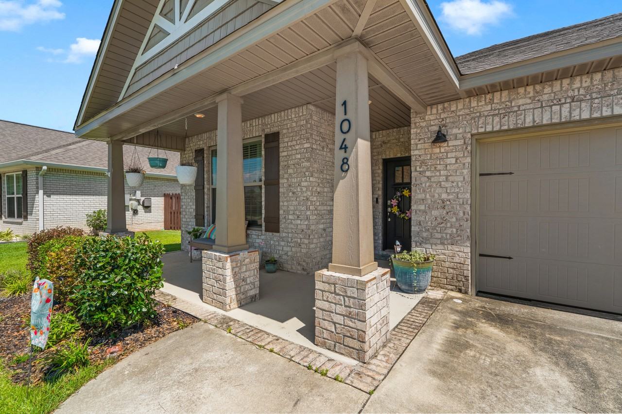 1048 Pheasant Cir #1 - Photo 3 of 33