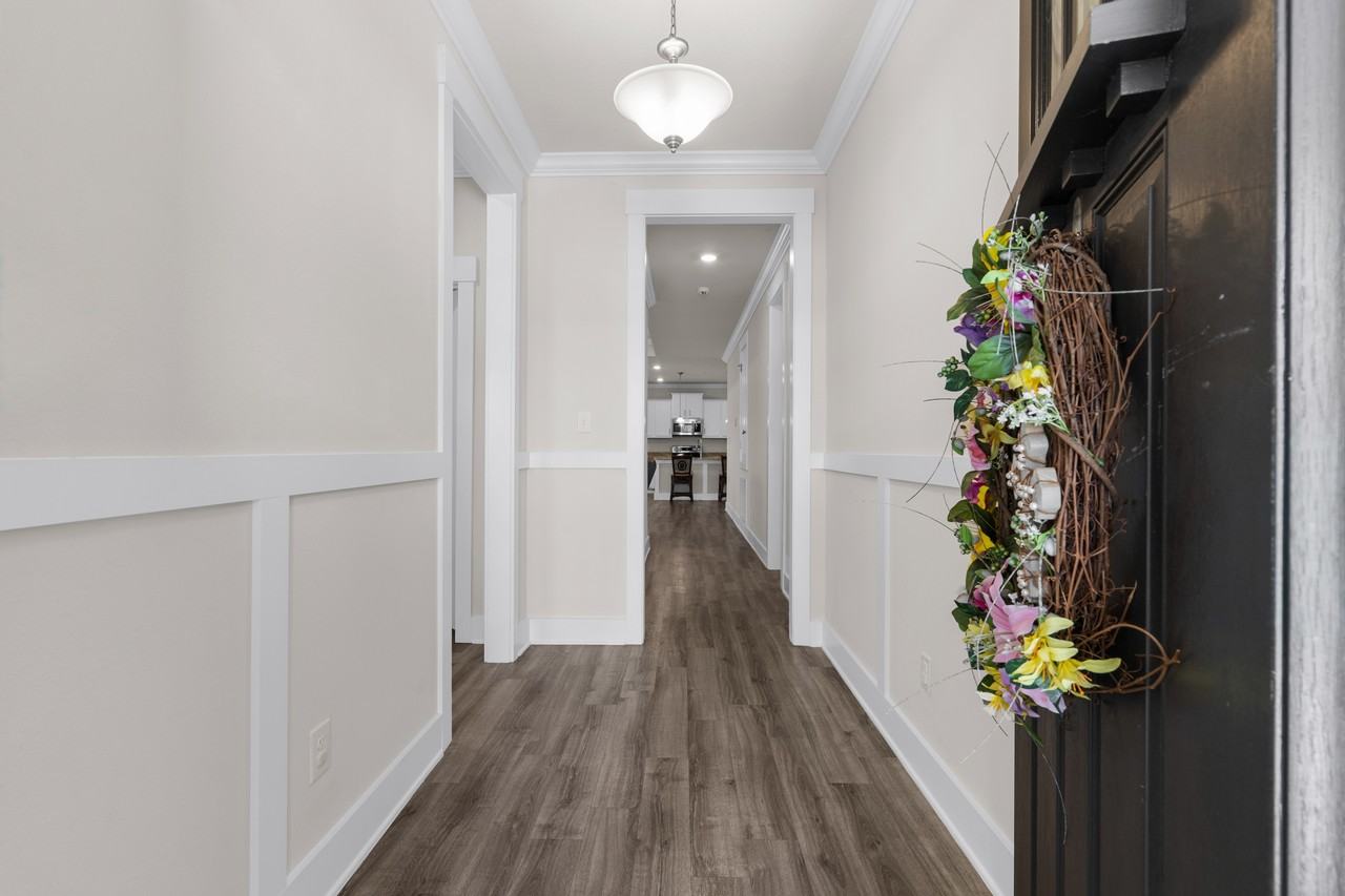 1048 Pheasant Cir #1 - Photo 5 of 33