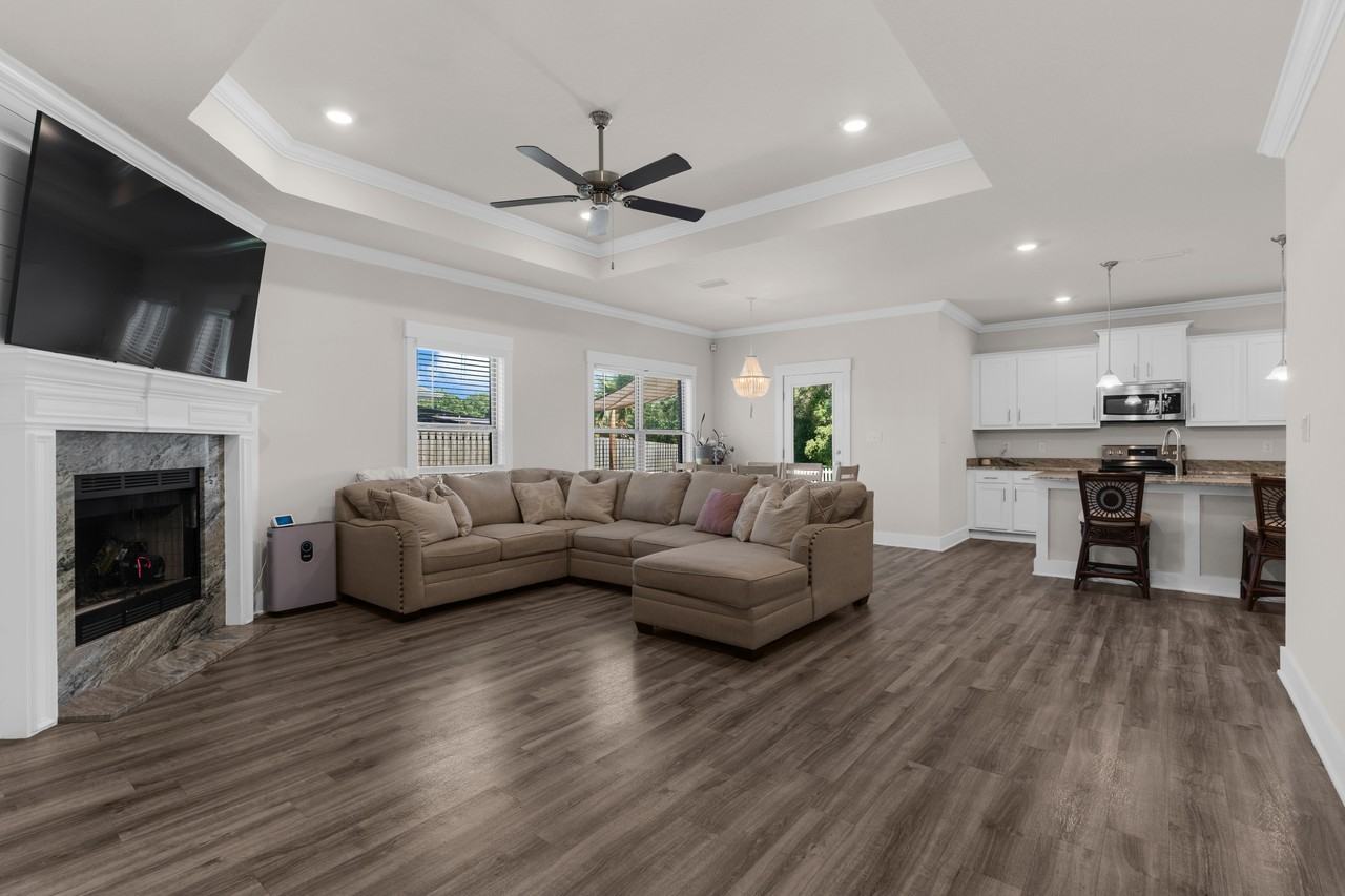 1048 Pheasant Cir #1 - Photo 6 of 33
