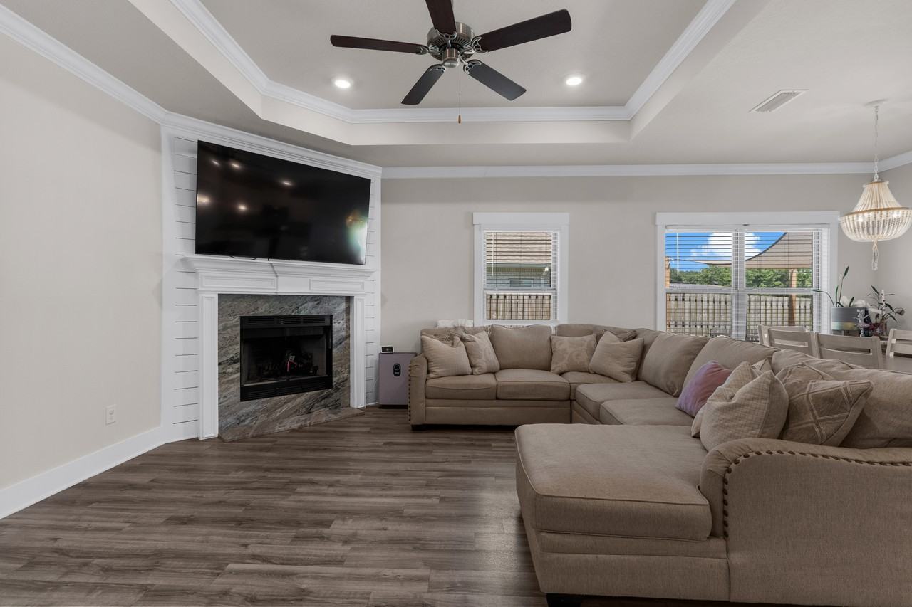 1048 Pheasant Cir #1 - Photo 7 of 33