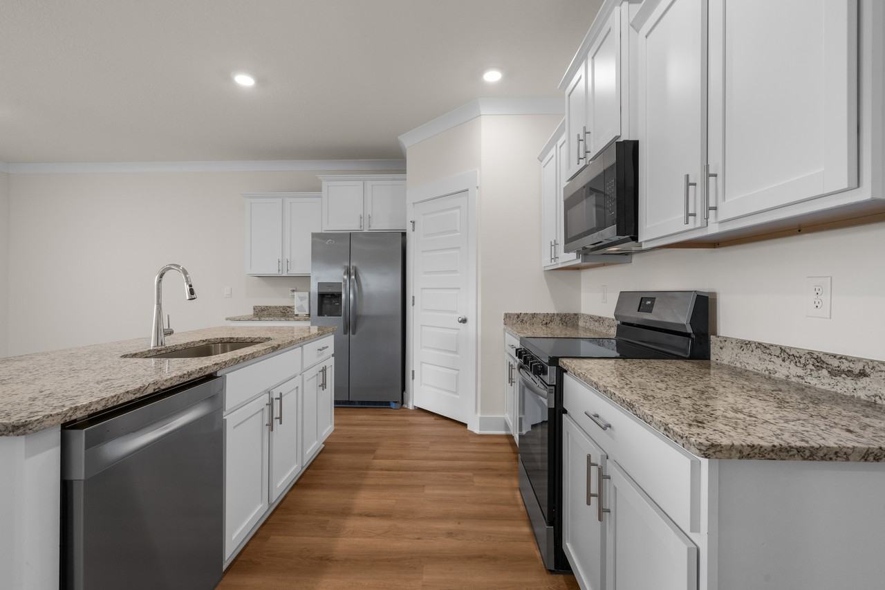 1009 Hayward Loop #1 - Photo 7 of 36