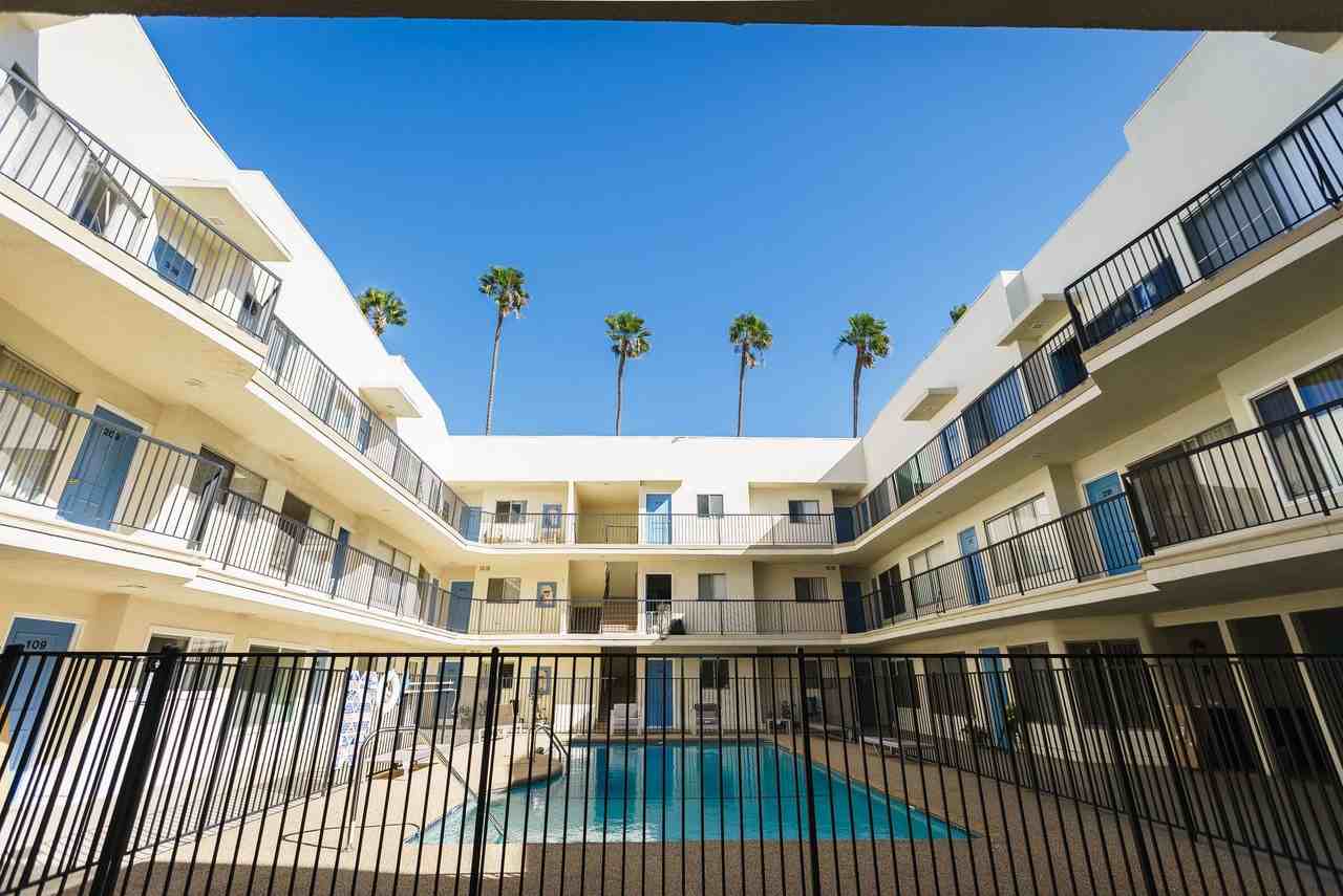 123 California Ave - Photo 3 of 41