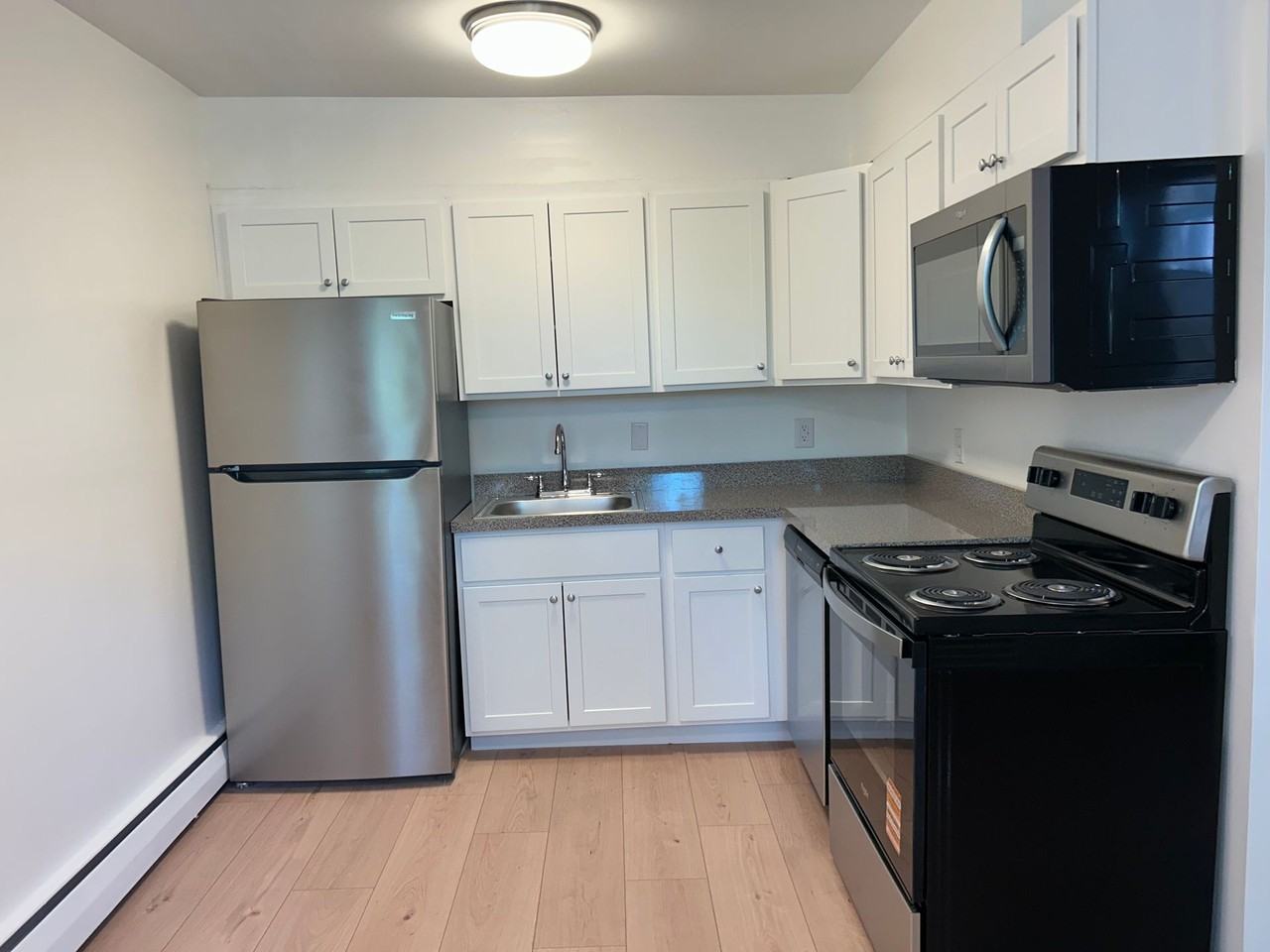Parkside Manor Apartments - Photo 4 of 50